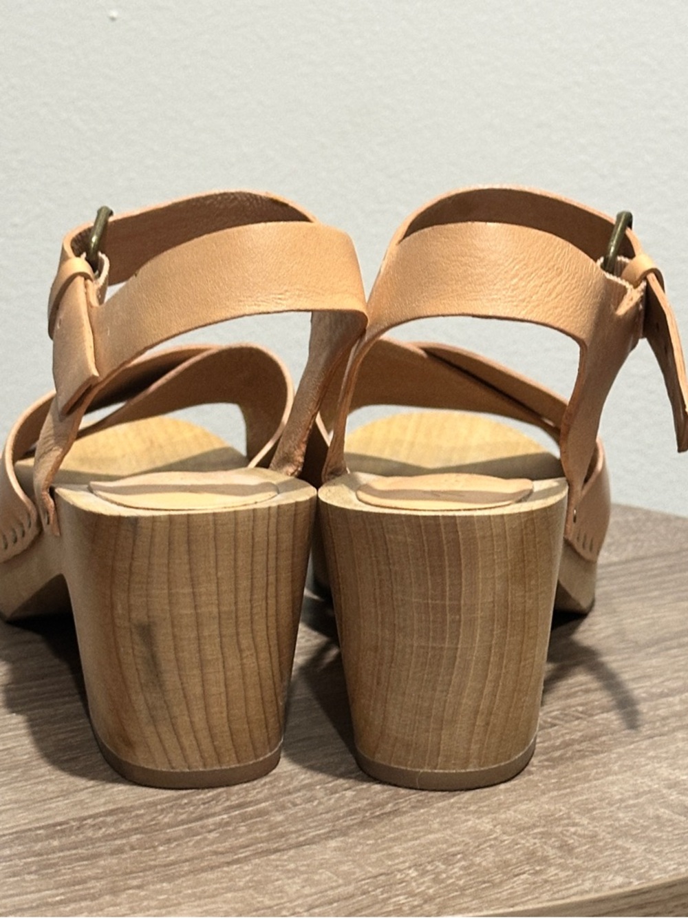 Madewell The Johanna Crisscross Clog Leather Sandal - Picture 8 of 13